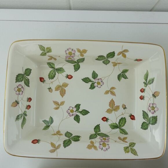 Wedgwood Wild Strawberry Oven To Table Hors d'Oeuvre Dishes 4 Piece Set - Picture 5 of 10